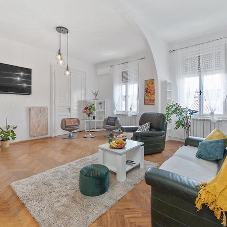 The Grand Mansion Residence On La Guardia Rijeka Buitenkant foto