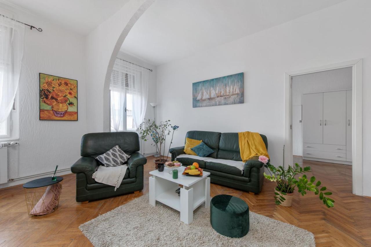 The Grand Mansion Residence On La Guardia Rijeka Buitenkant foto