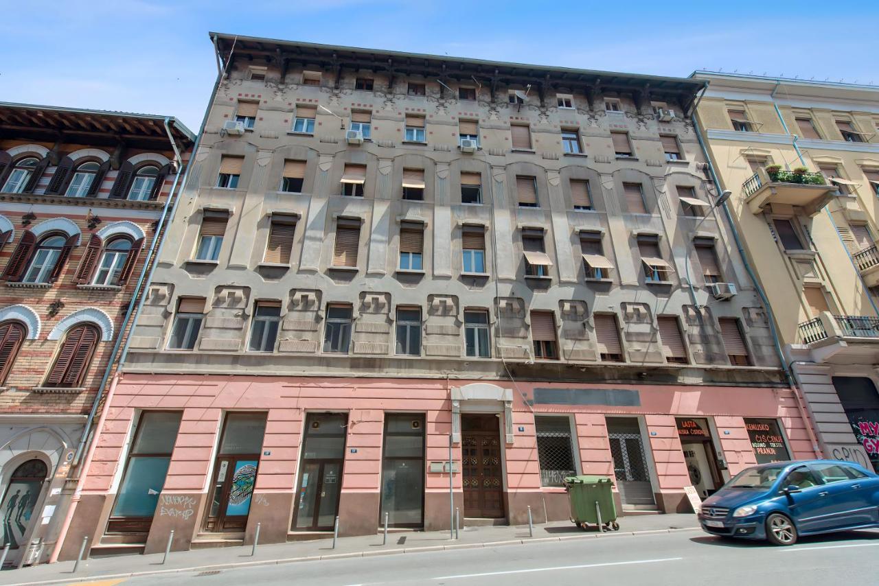 The Grand Mansion Residence On La Guardia Rijeka Buitenkant foto